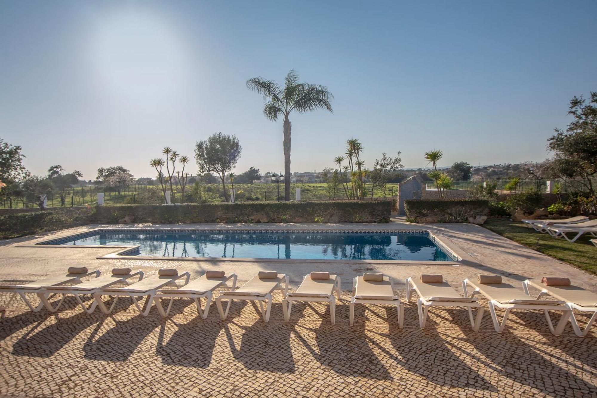 Al Meida Guesthouse Албуфейра Екстериор снимка